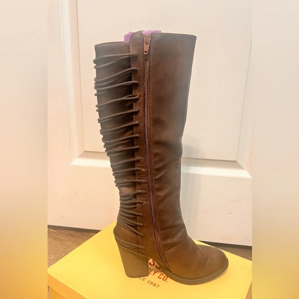 FINAL PRICE Y2K In Box Mossimo Supply Boots